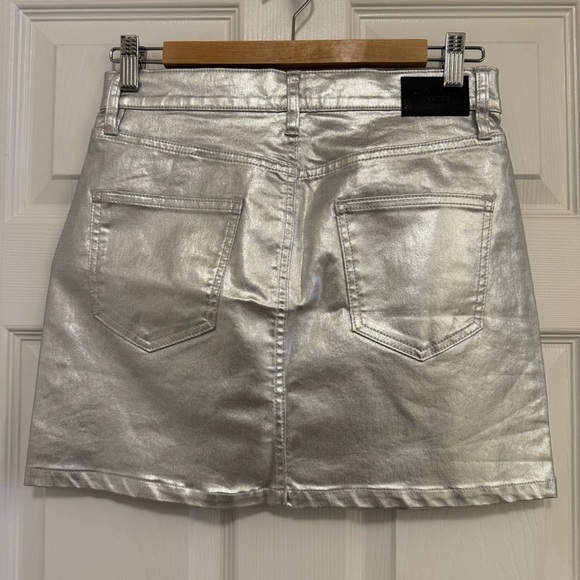 NWT Calvin Klein Jeans Metallic Silver Denim Style Mini Skirt - Picture 4 of 4